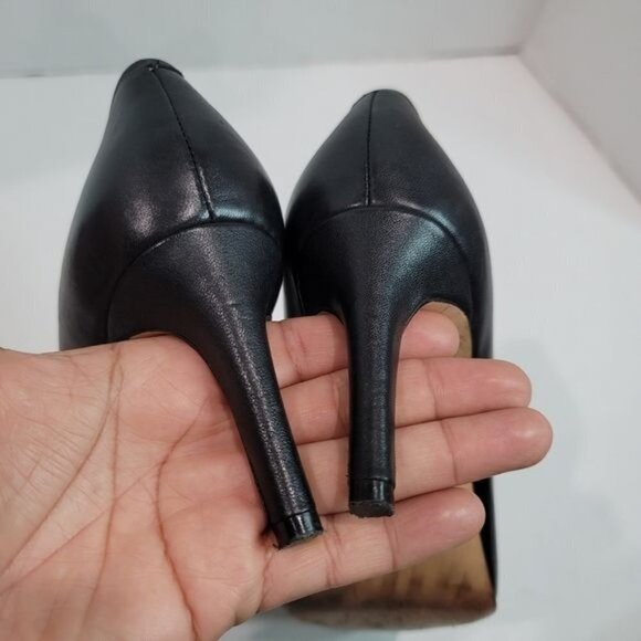 Diane von Furstenberg Pointed Toe Pumps Size 7.5 - Picture 6 of 13